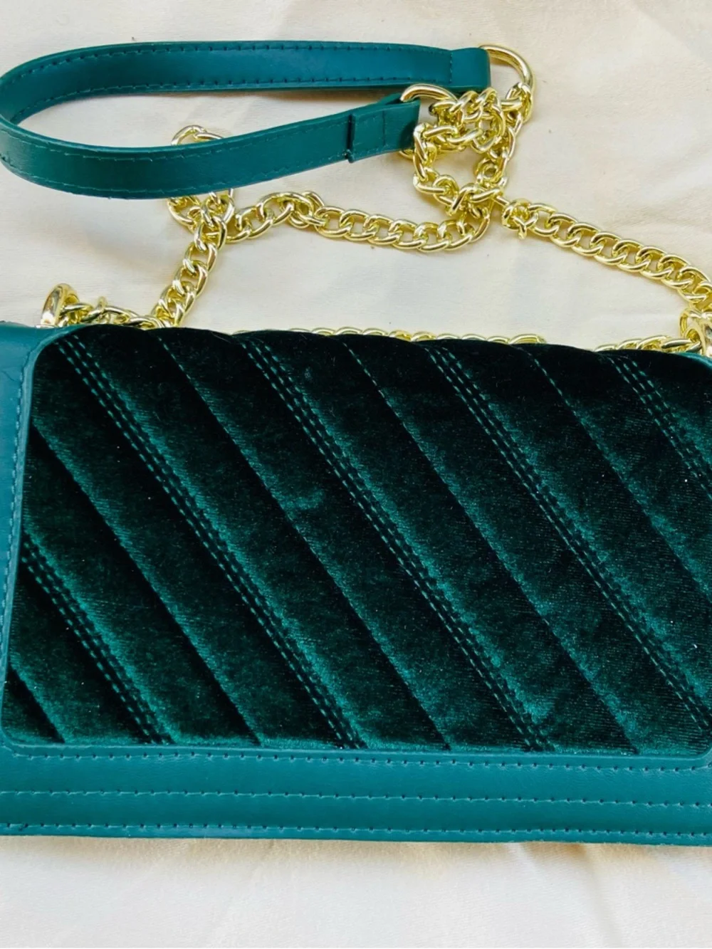 Forest Green Quilted Velvet Crossbody with Gold Chain - Picture 3 of 6